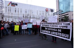 Las muestras de apoyo a Carmen Aristegui siguen aumentando por parte de intelectuales, periodistas y la ciudadanía. Foto: Agencia Reforma
