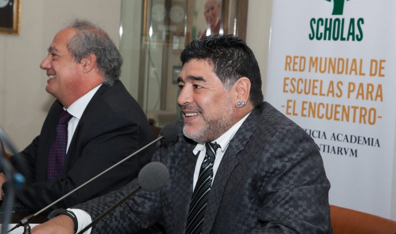 Maradona denunciará a exesposa por presunto fraude