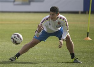 El jugador de Colombia, James Rodríguez, participa en un entrenamiento. Foto: AP
