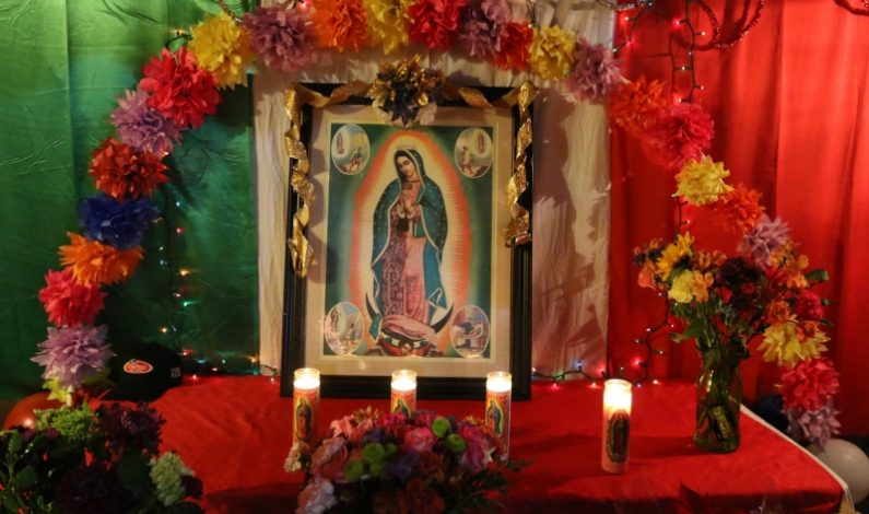 Veneran a la Virgen de Guadalupe familias del Valle